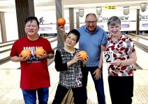 Runners up in the Bingo Game at Bowling: Ding Torrijos, Marichu Torrijos, Rod Mundy, Peggy Oldfield.